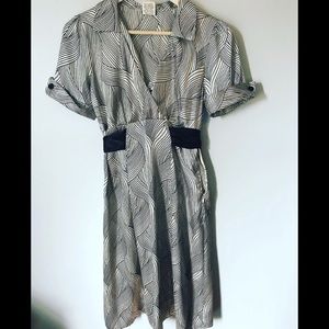 Maurices // Size 7 // swirl design dress