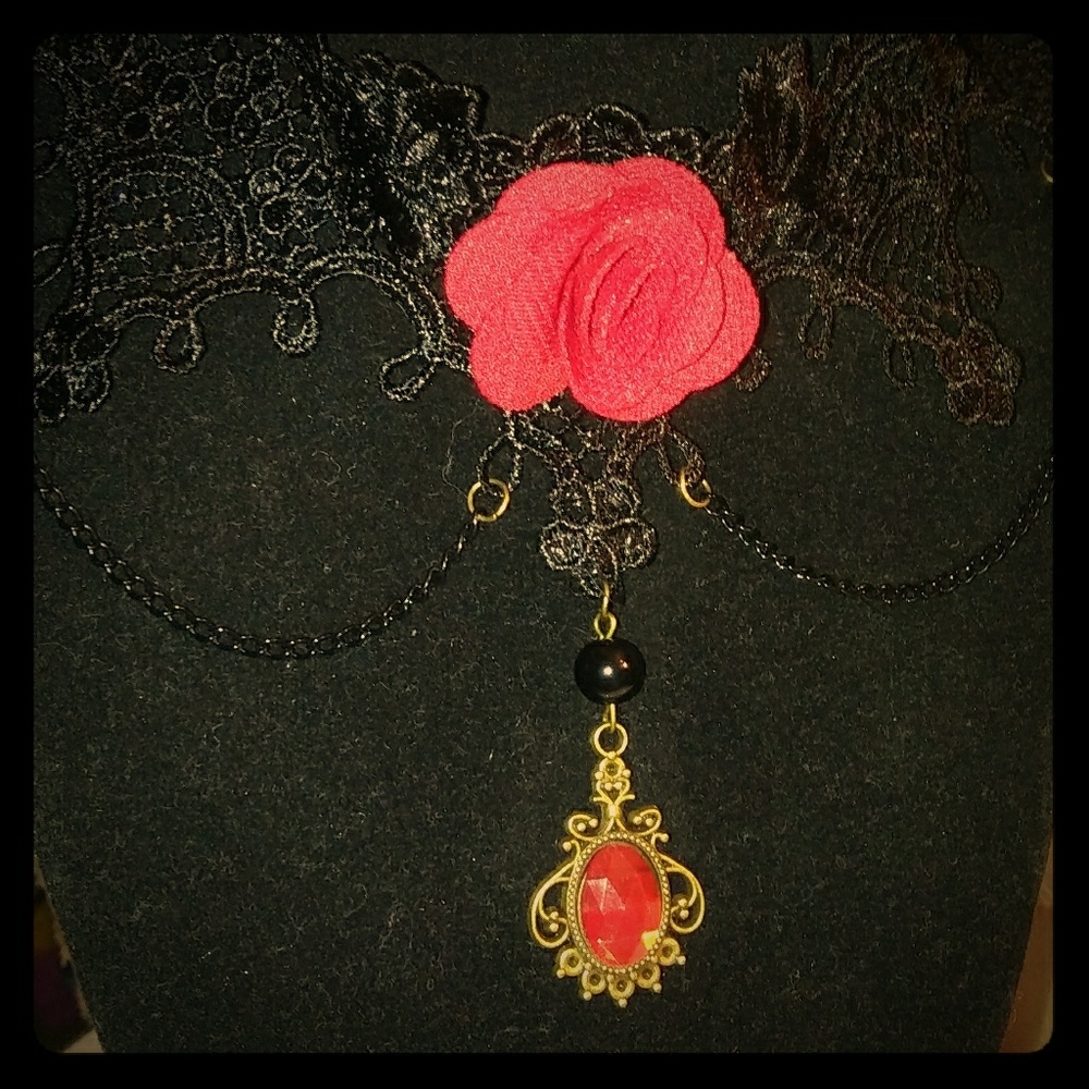 Red rose Pegasus vintage choker
