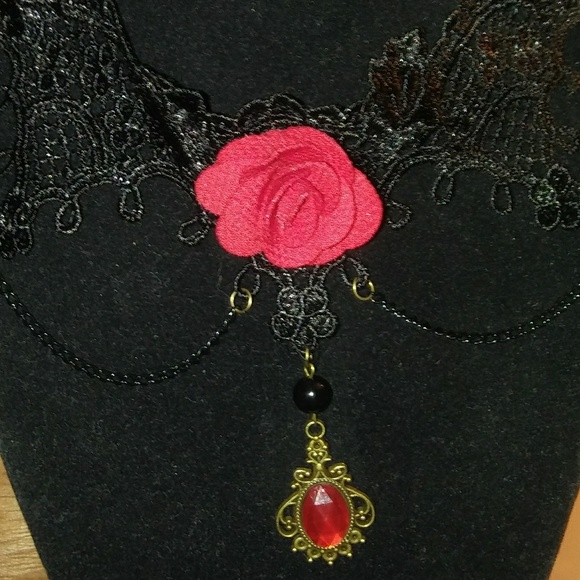 Red rose Pegasus vintage choker - Picture 5 of 7