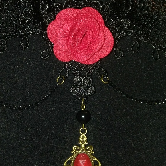Red rose Pegasus vintage choker - Picture 7 of 7