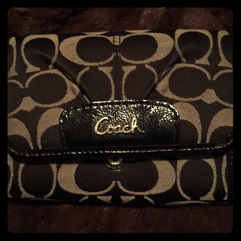 Coach wallet - Picture 1 of 3