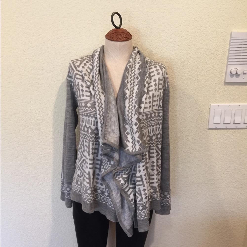 Cardigan - Picture 2 of 3