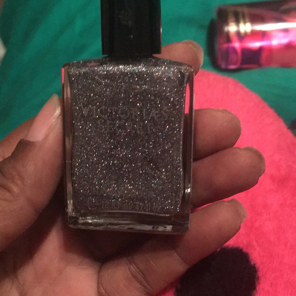 Vs nail polish
