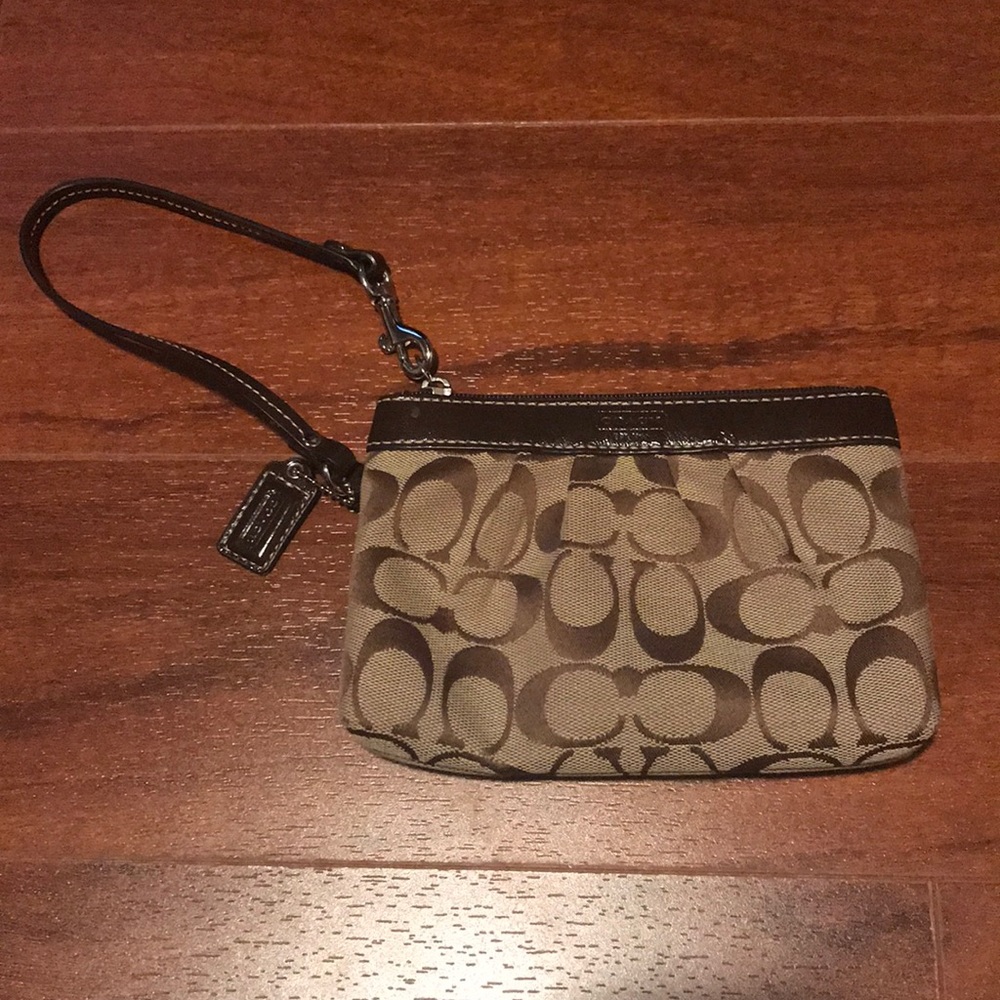 2010s vintage Brown coach wristlet