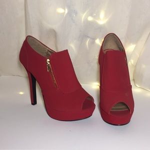 Size 8 Qupid heels
