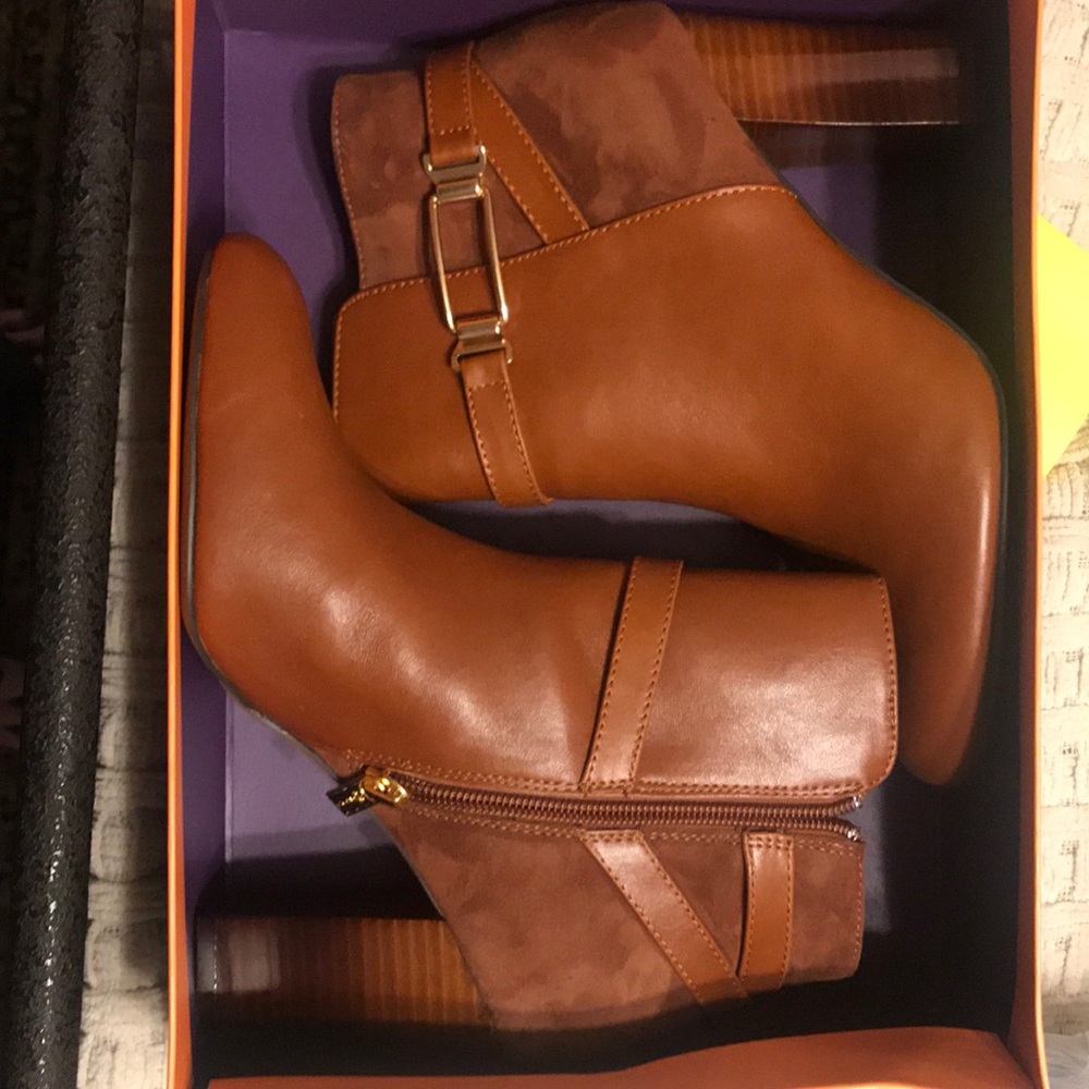 Isola brown booties