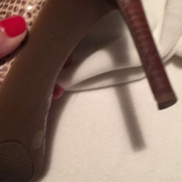 Shoes - Picture 3 of 4