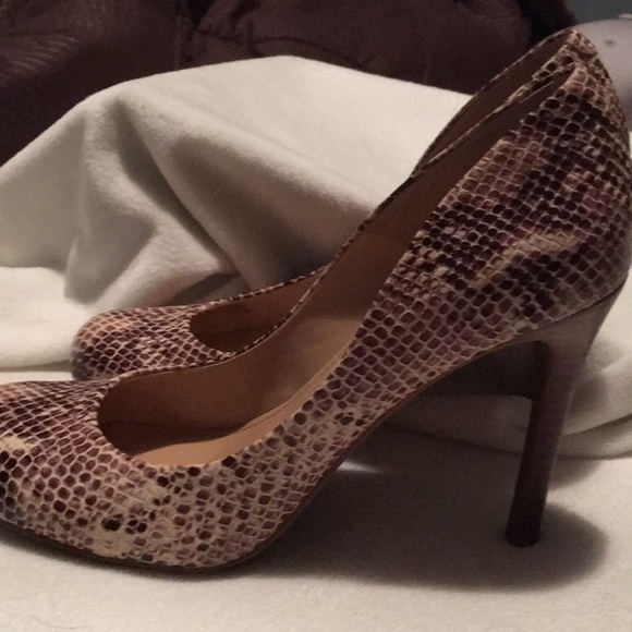 Shoes - Picture 4 of 4