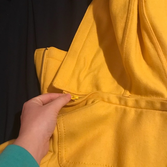 Yellow Jacket - Picture 5 of 5