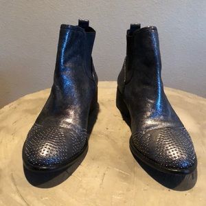 Donald j pliner boots pewter metallic with studs