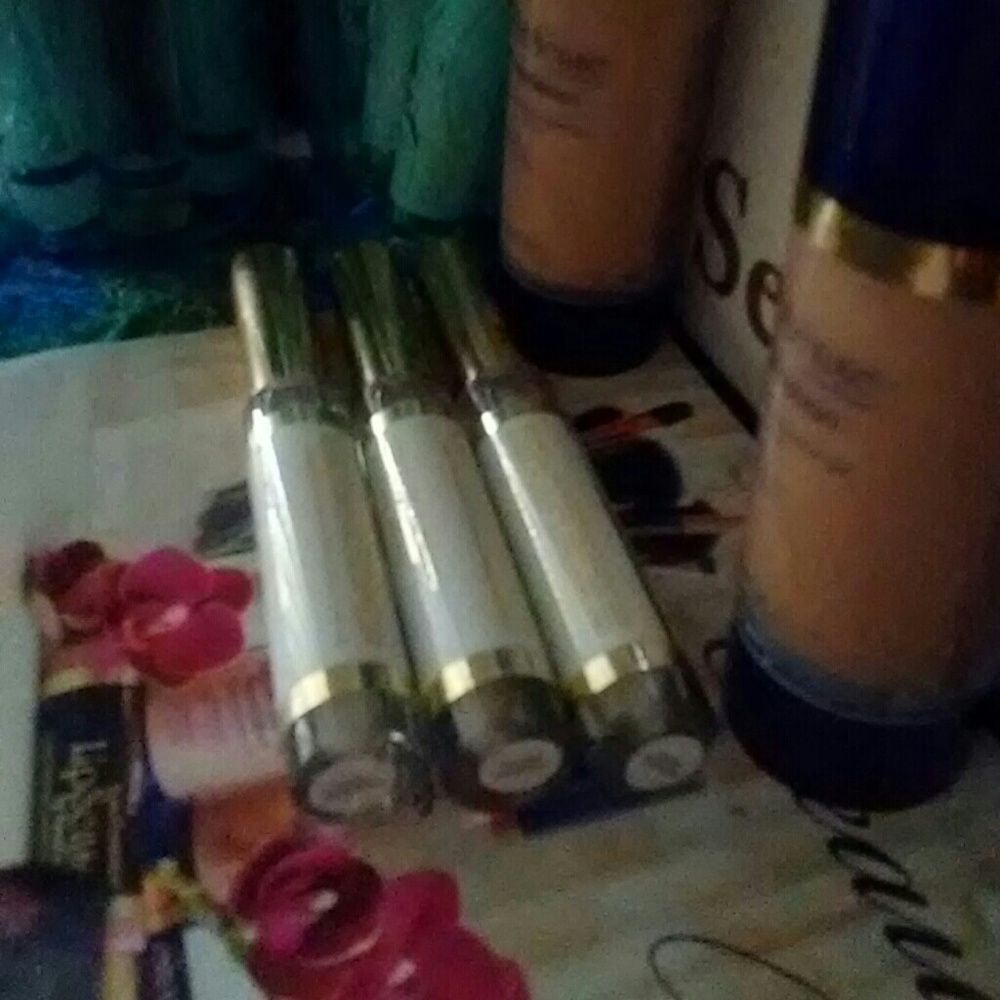 Lipsense oopps remover...authentic...price for 3