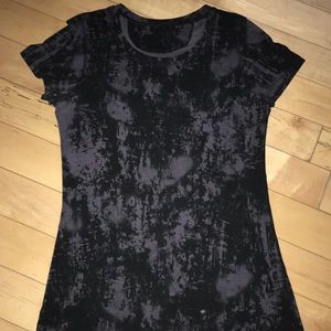 Lululemon workout top