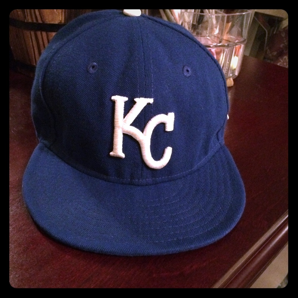 Youth fitted hat