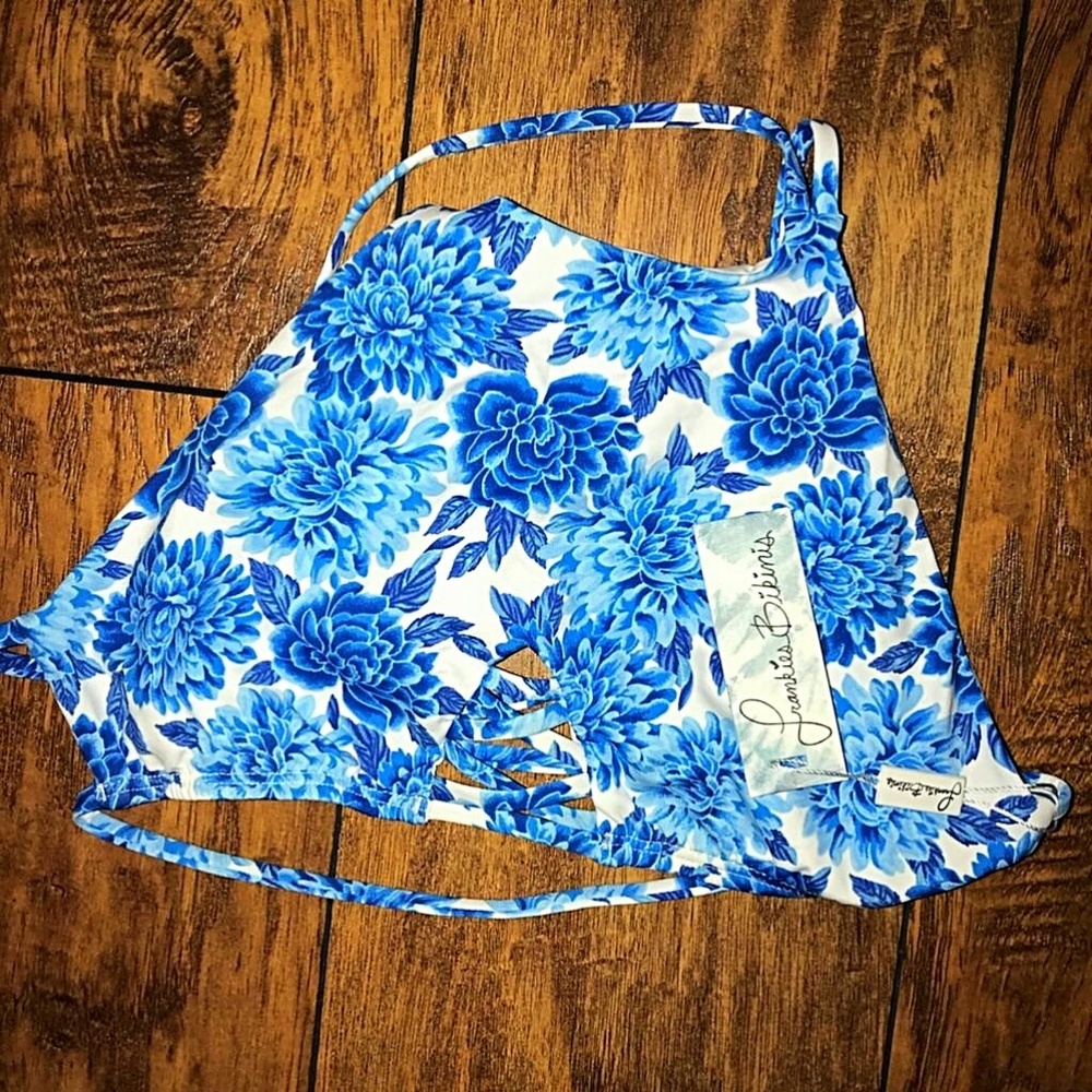 BNWT Frankies Bikini Top