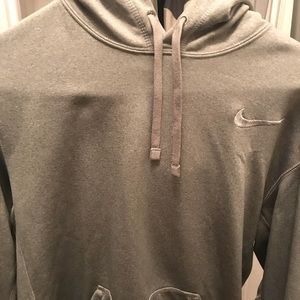 Men’s medium therma fit Nike hoodie