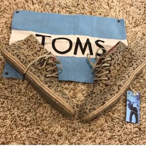 Toms booties