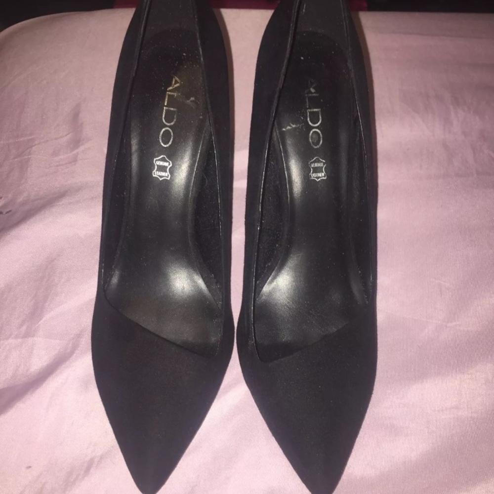 Black Aldo pumps