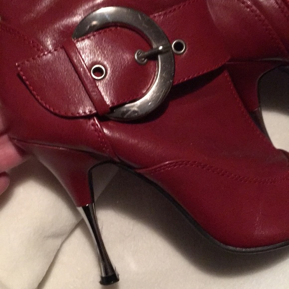 Boots - Picture 2 of 4