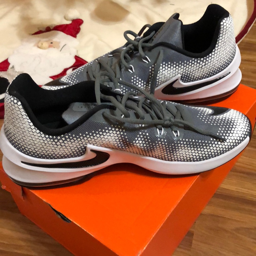 Black & White snickers