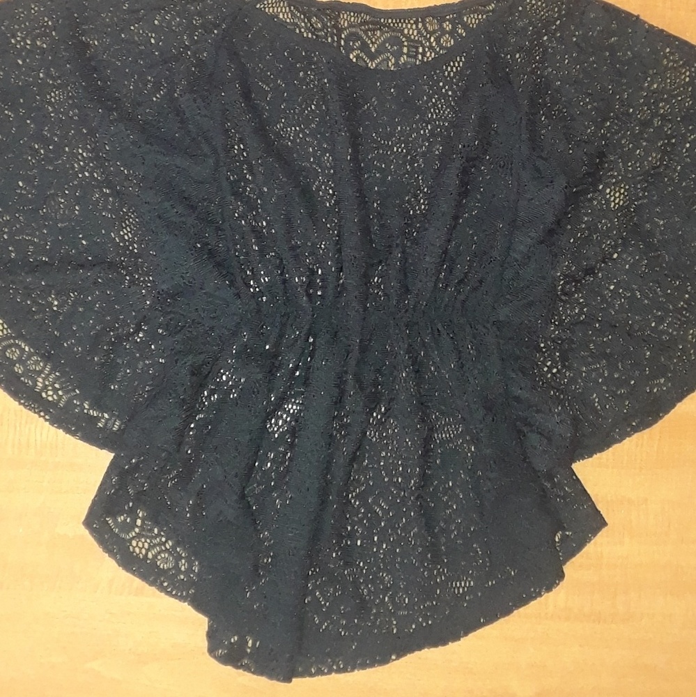 🦋CUTE BLOUSE🦋 - Picture 2 of 4