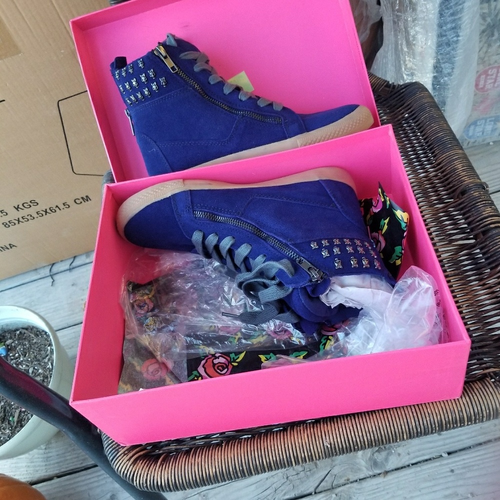 Shoes