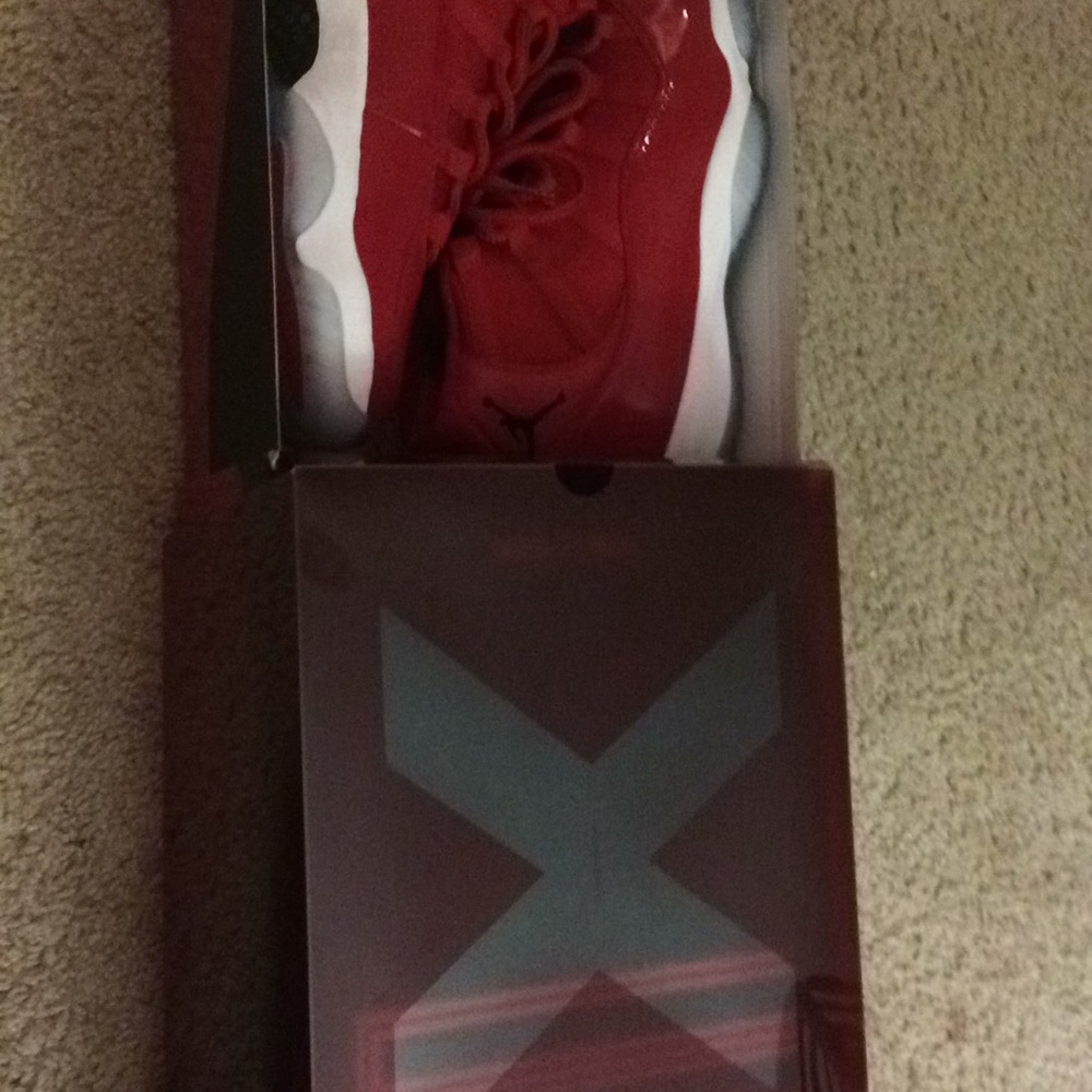 Air Jordan win like 96 11s ( gym reds )