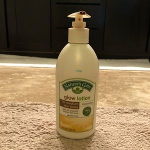 Natures Gate glow lotion