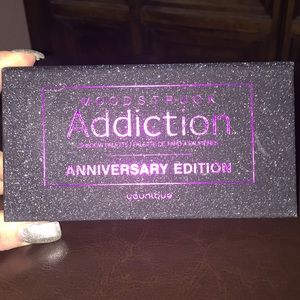 Younique Limited Edition Anniversary Palette