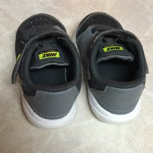 Nike Flex Run Toddler Boys Shoes (SOLD) - Picture 4 of 8