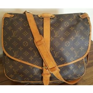 Louis Vuitton Saumur 35 Messenger Bag