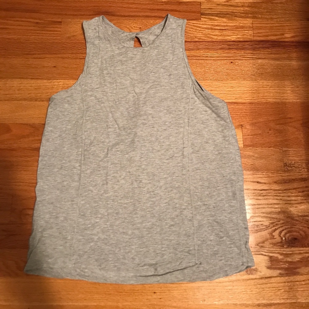 Lululemon open back grey tank!!