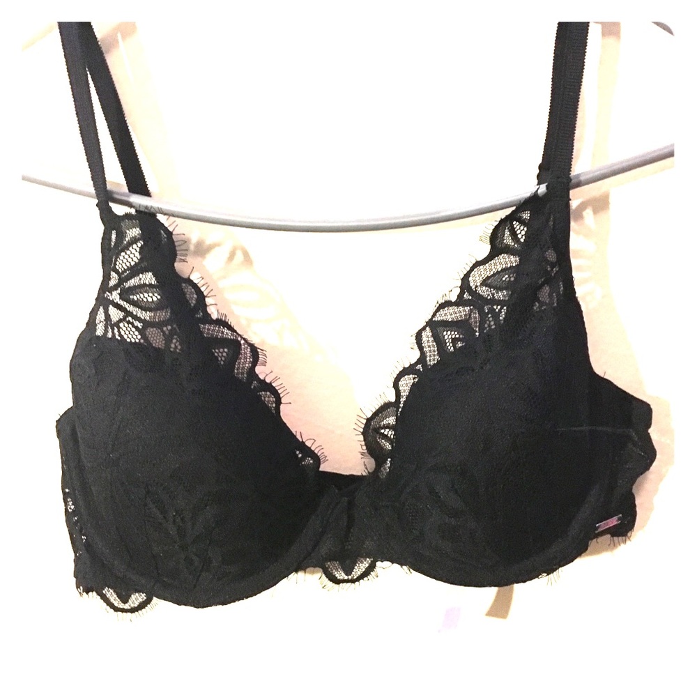 Victoria’s Secret PINK bra