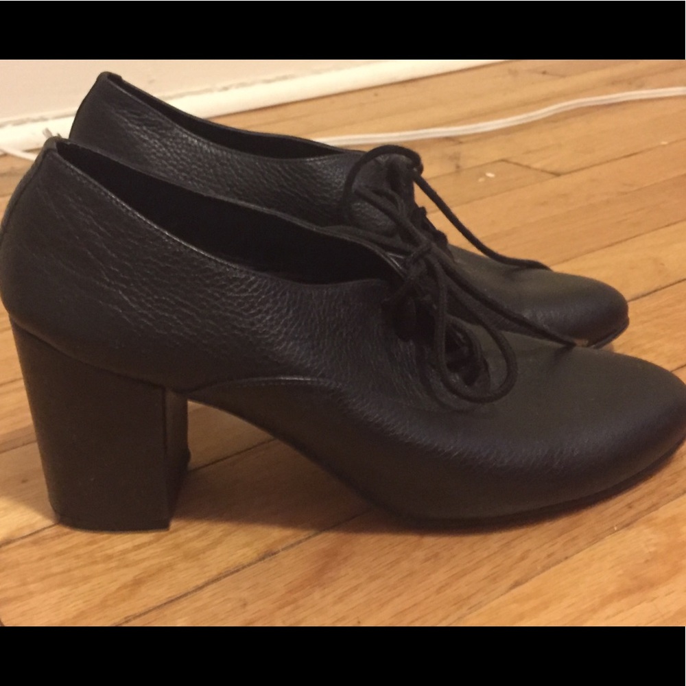 American Apparel size 7 barely worn oxford heels