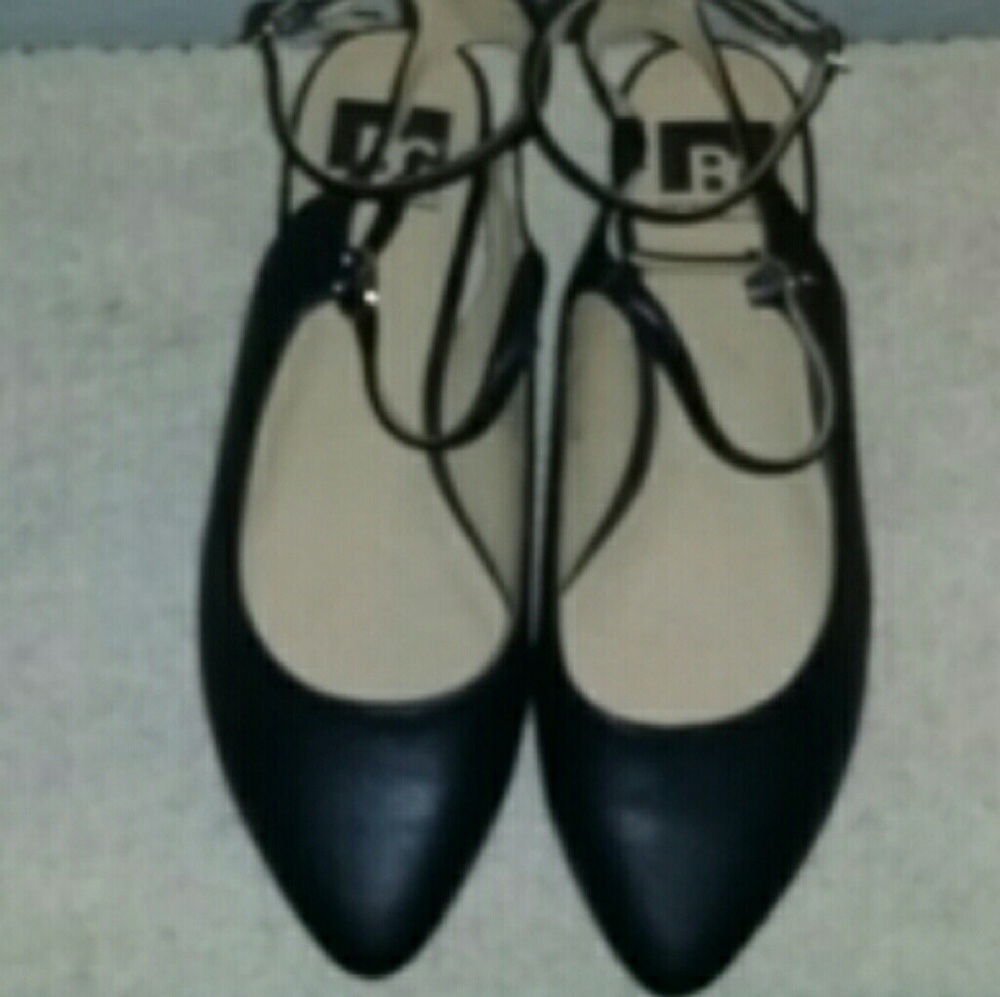 Woman's dress shoe