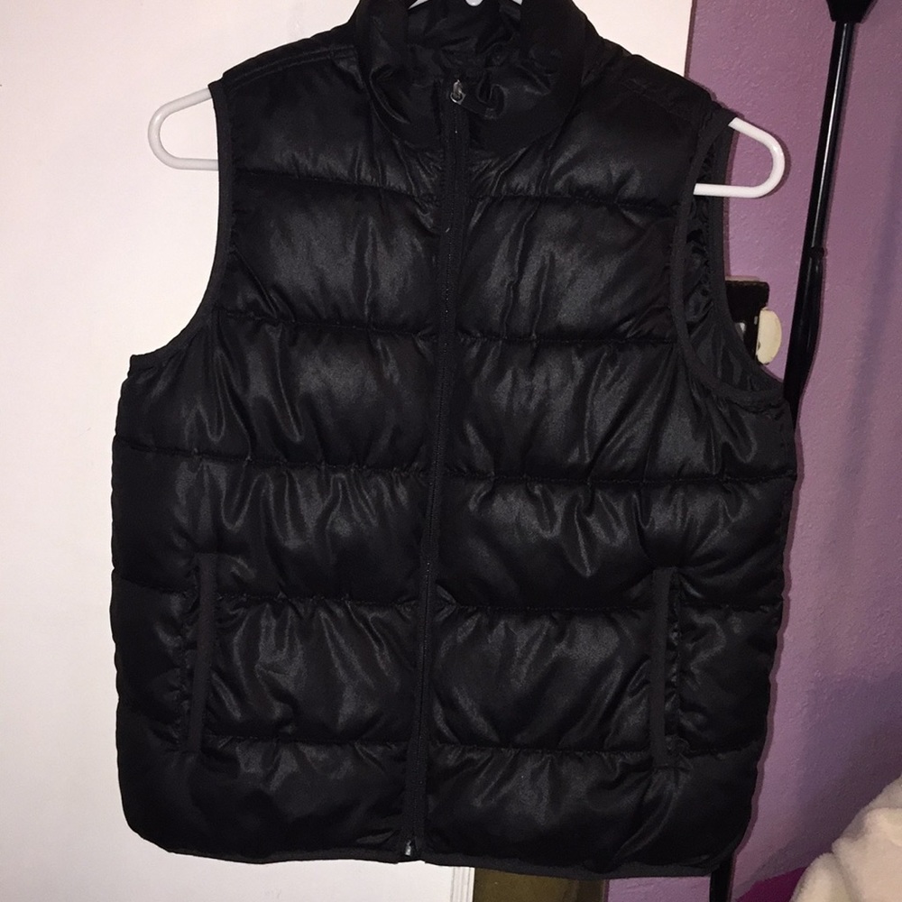 OLD NAVY PUFF VEST ✨