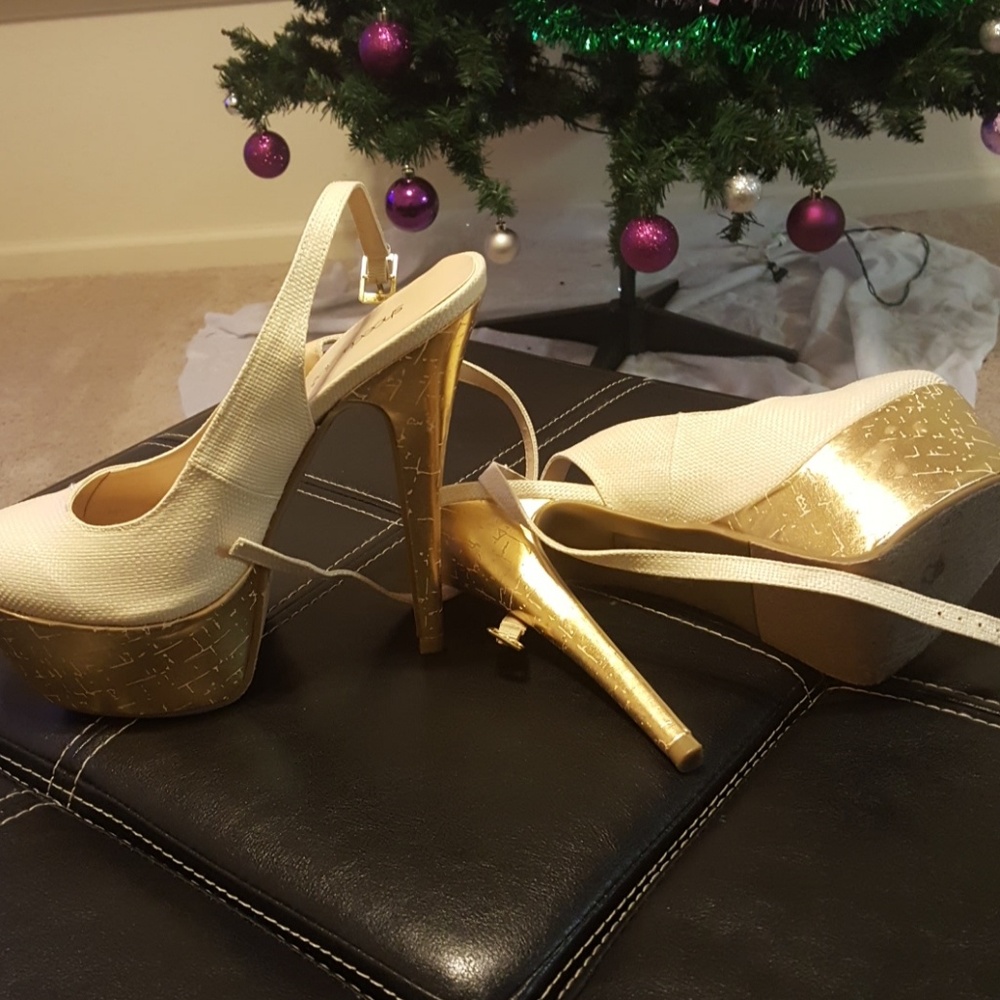 SHOEDAZZLE - Picture 3 of 3
