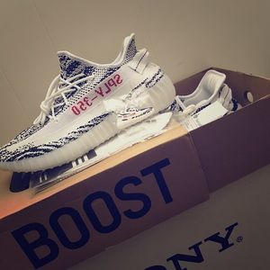 YEEZY 350 BOOST V2 ZEBRAS