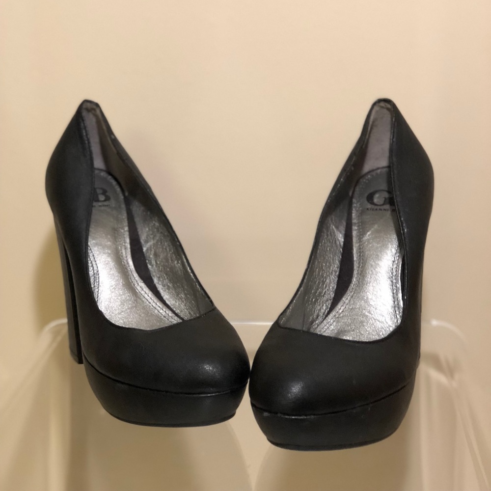 Gianni Bini Black Leather Pumps