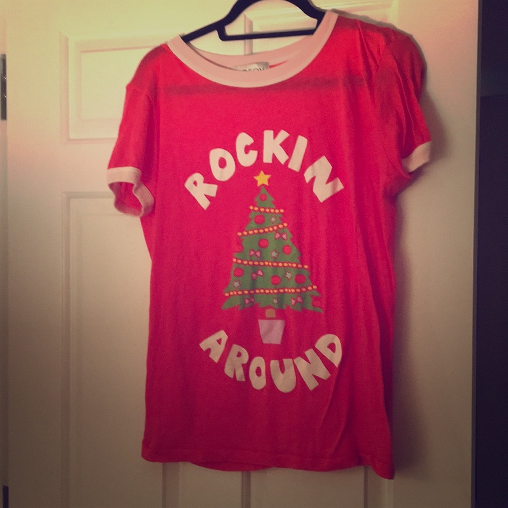 Wild fox Christmas tee