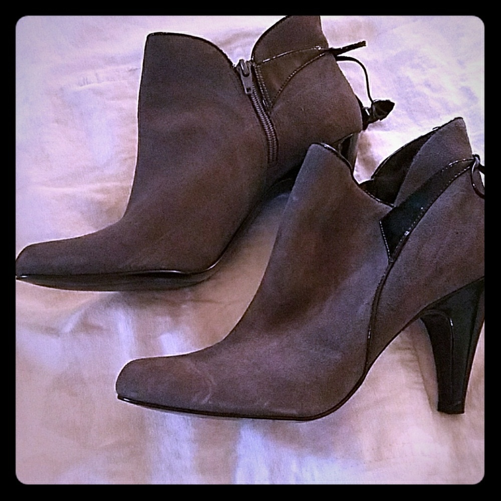 Stunning!! Grey naturalizer pumps newer condition.