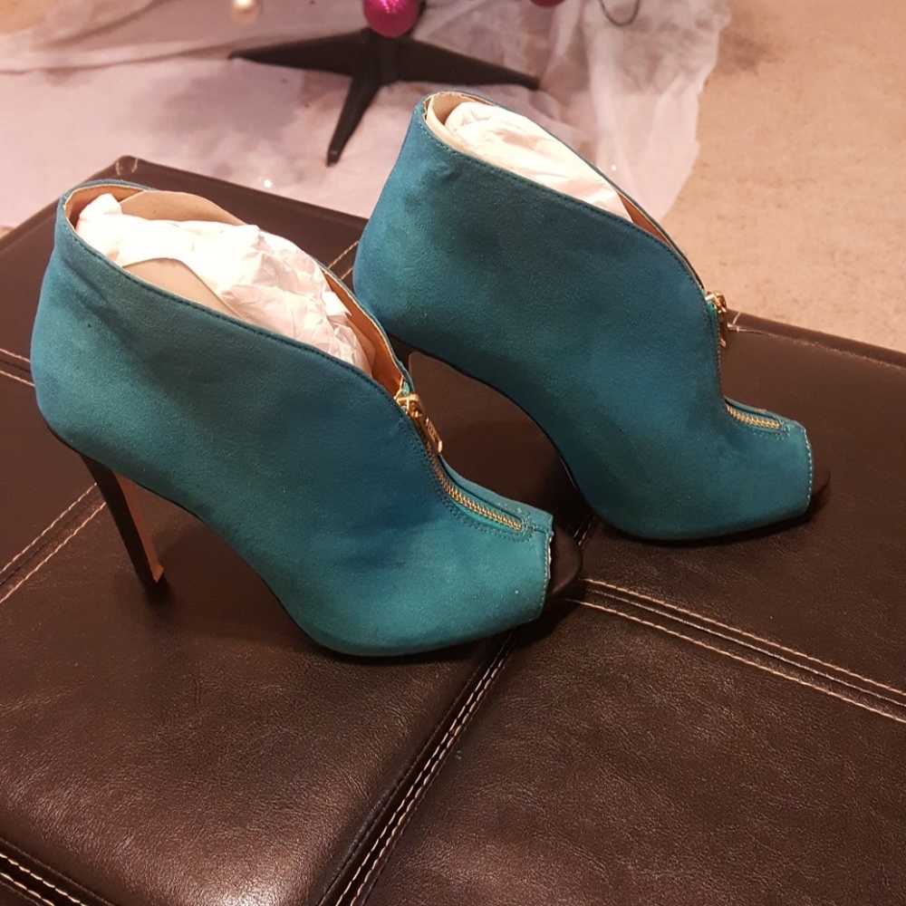 SHOEDAZZLE