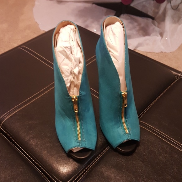 SHOEDAZZLE - Picture 2 of 3