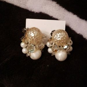 Nwt Monet Vintage Cluster Clip On Earrings