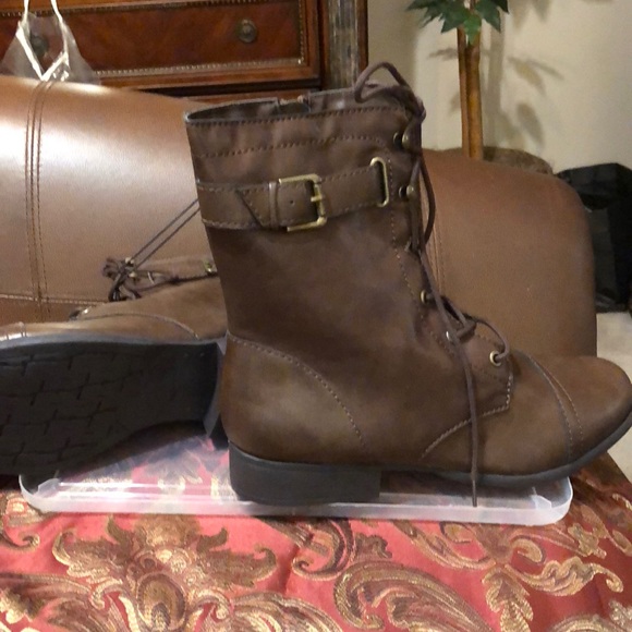 Comfy Boots - Picture 1 of 2