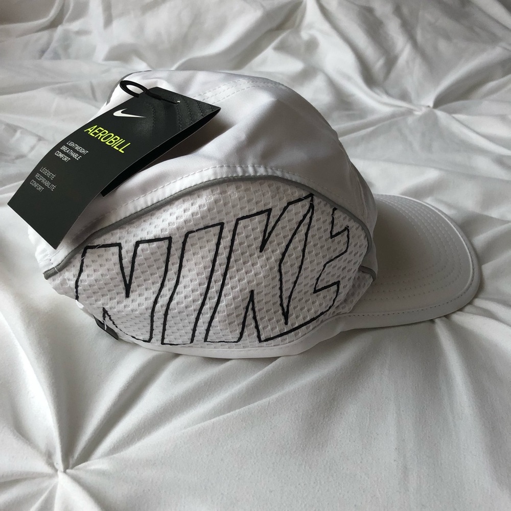 Women’s Nike Aerobill Running Cap Hat - Picture 2 of 7