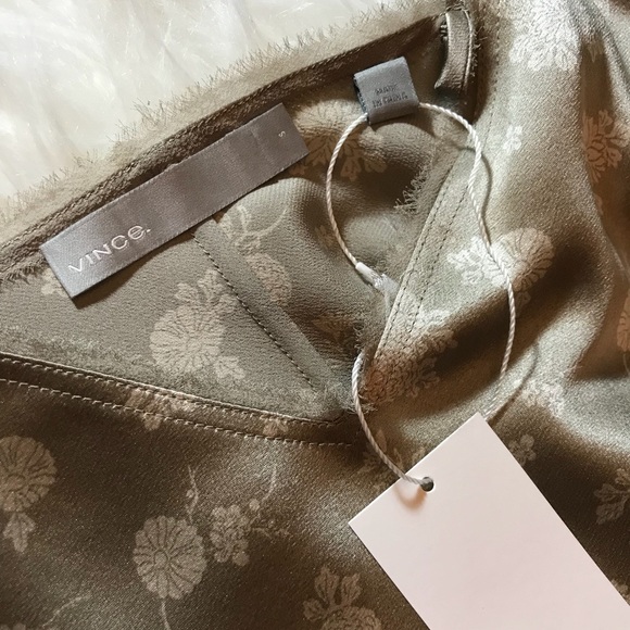 VINCE V-Neck Floral Print Silk Tank Top sz Small - Picture 3 of 4