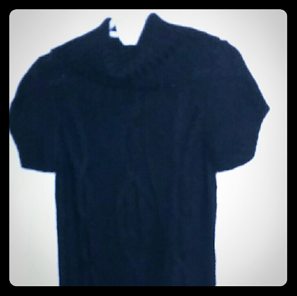 Womens pull over knit sweater never worn.
