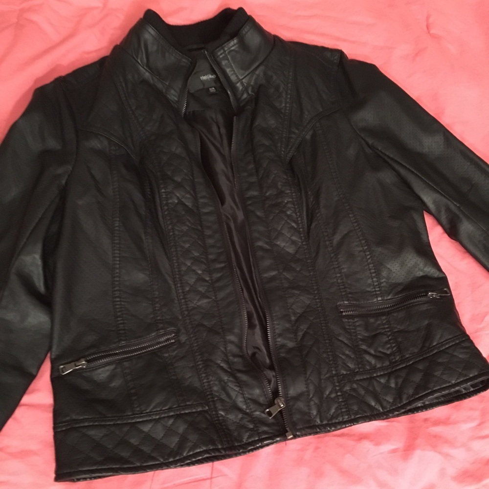 LIKE NEW leather jacket size Large