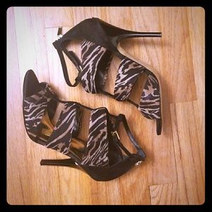 Stunning Guess Silletos