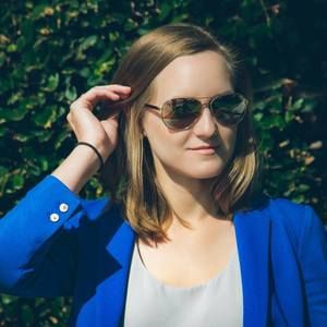 Meet your Posher, Laura